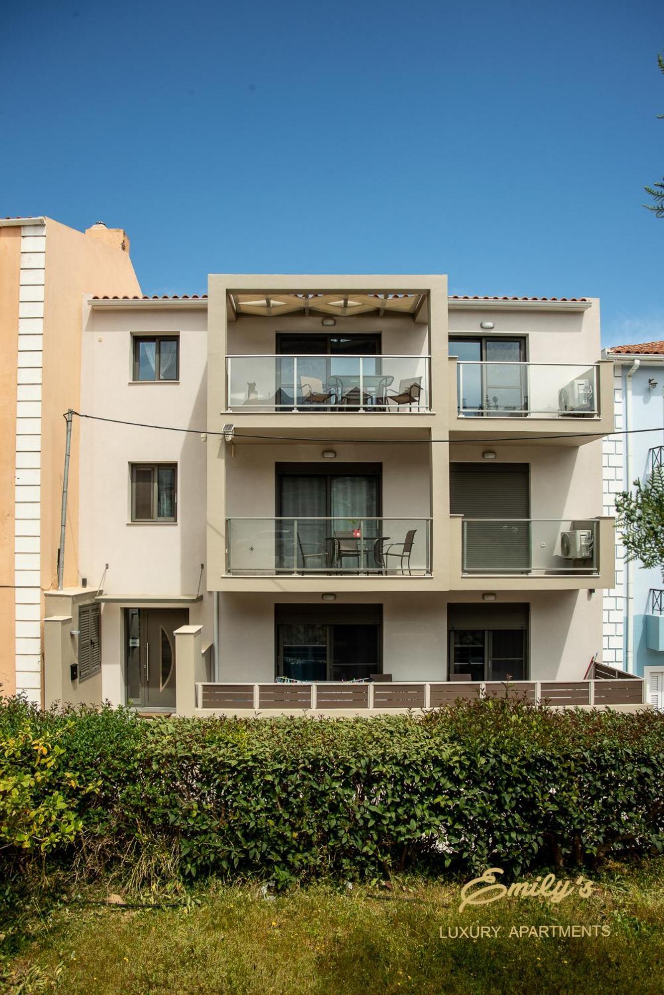 Emily'S Luxury Apartments Argosztóli Kültér fotó
