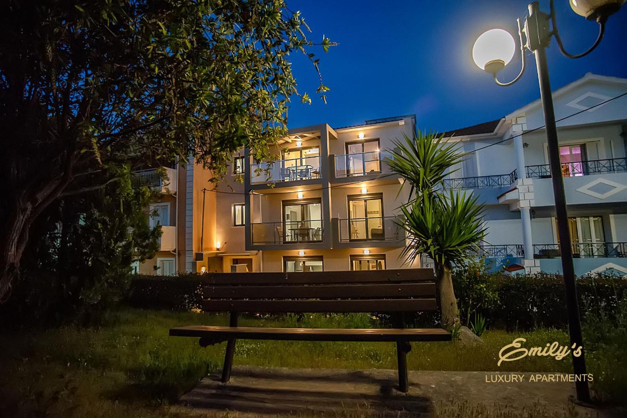 Emily'S Luxury Apartments Argosztóli Kültér fotó