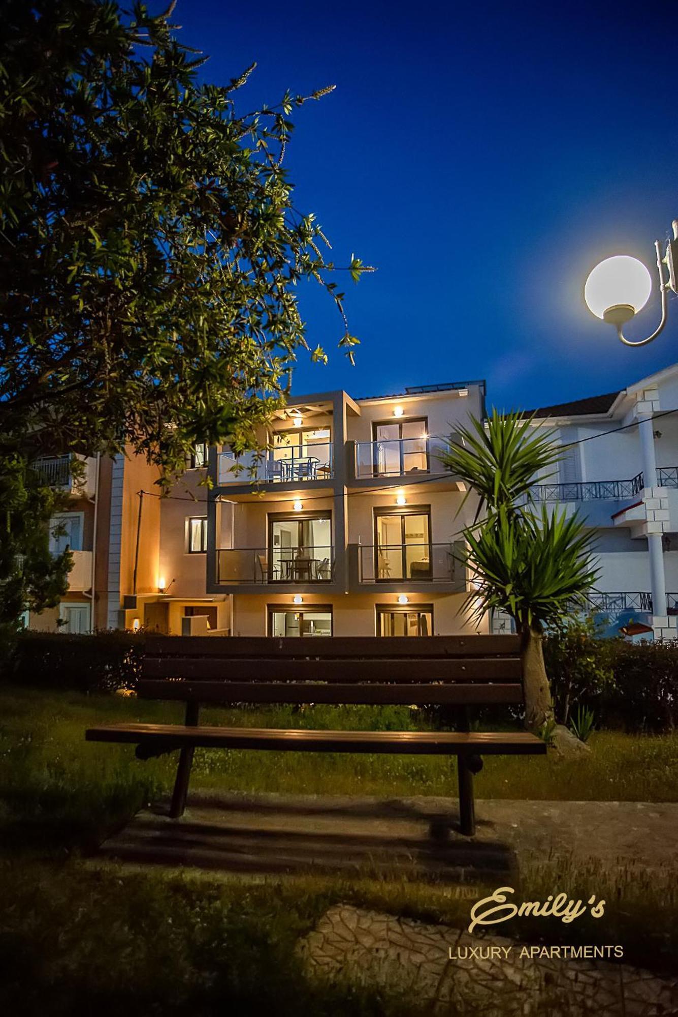 Emily'S Luxury Apartments Argosztóli Kültér fotó