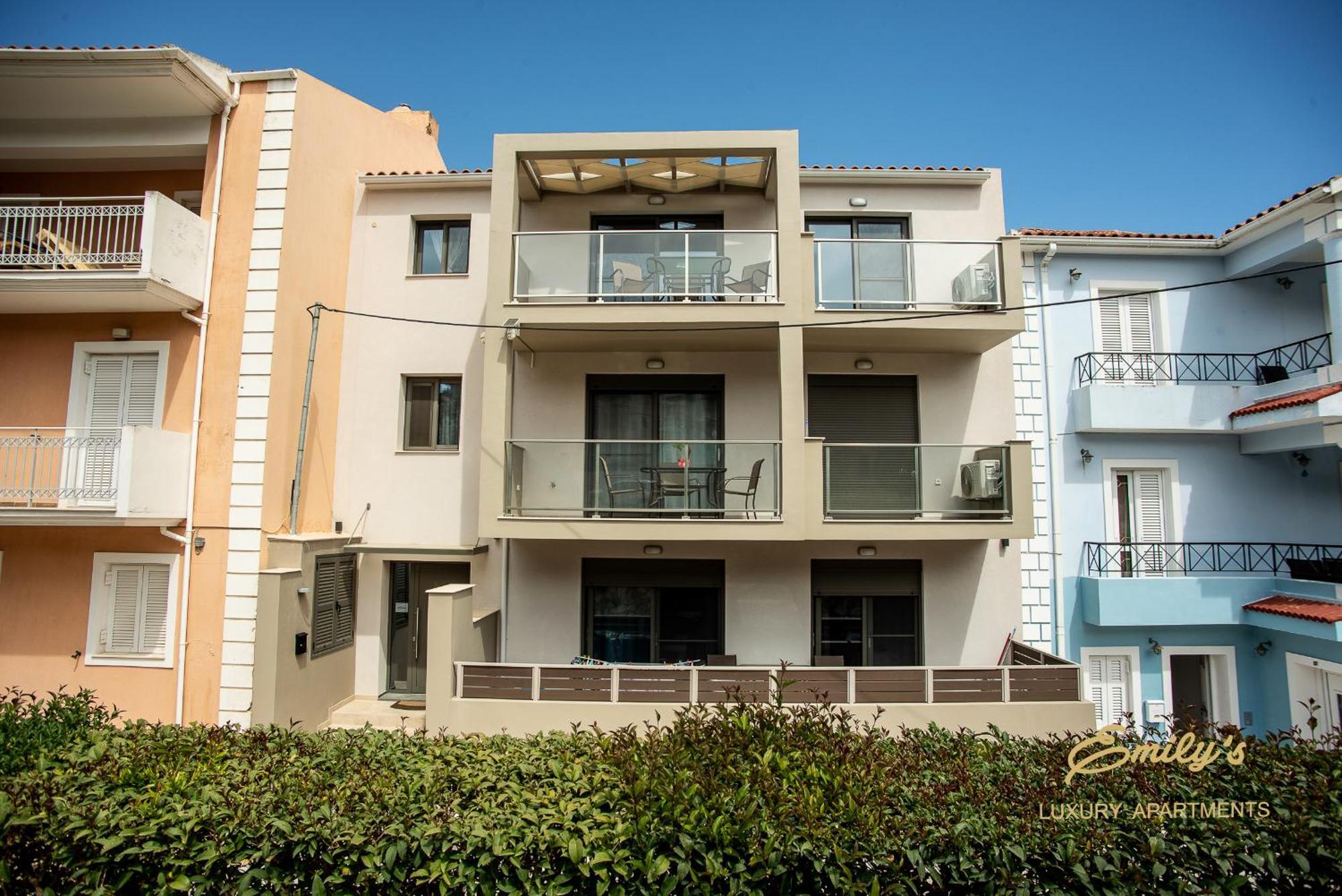 Emily'S Luxury Apartments Argosztóli Kültér fotó