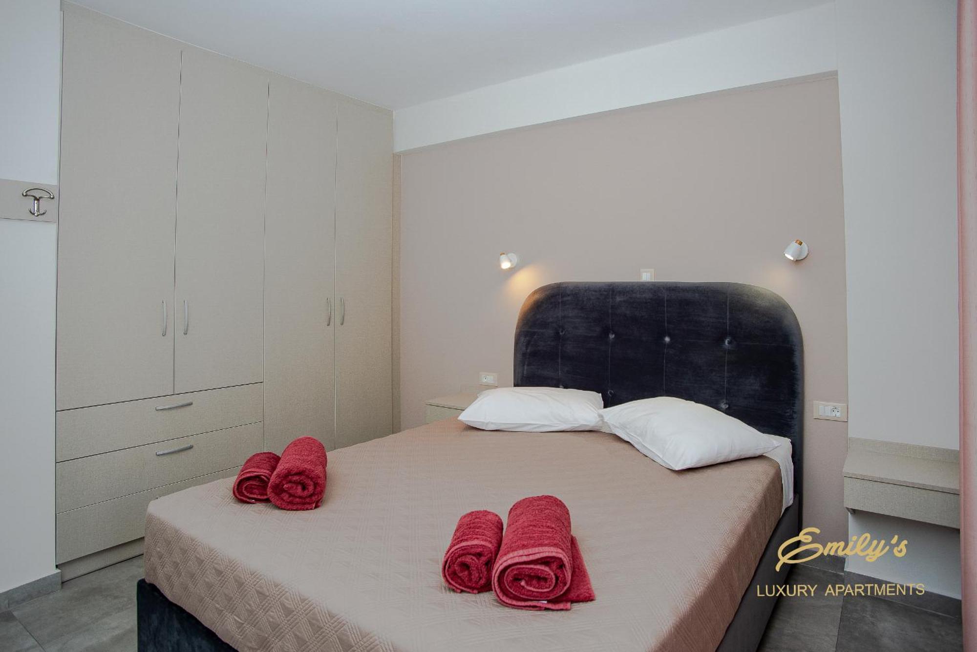 Emily'S Luxury Apartments Argosztóli Kültér fotó