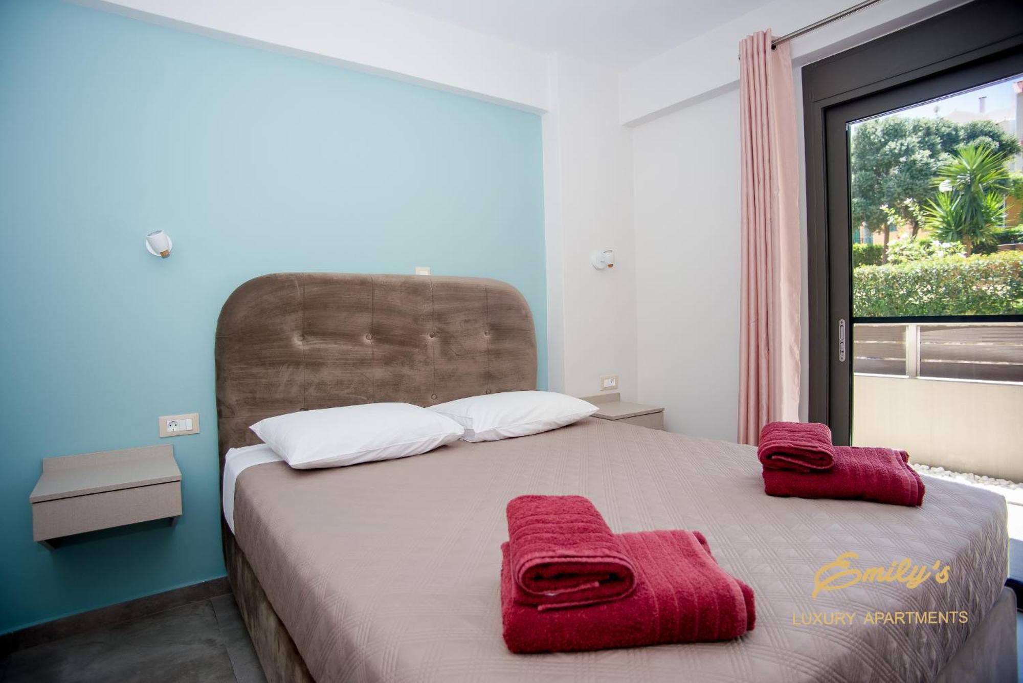 Emily'S Luxury Apartments Argosztóli Kültér fotó