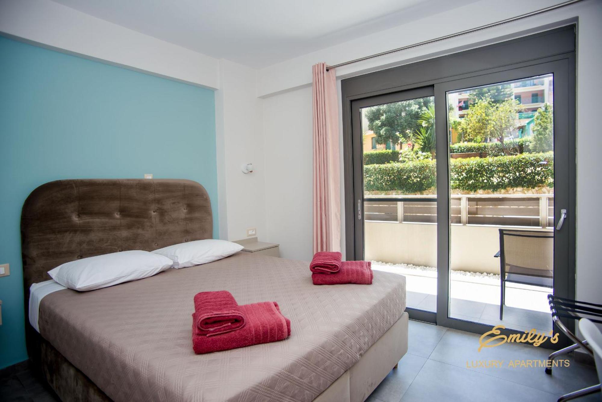 Emily'S Luxury Apartments Argosztóli Kültér fotó